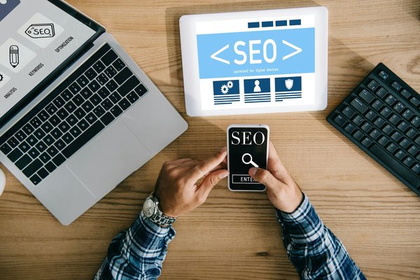 Quelles tactiques de SEO sont les plus efficaces pour une plateforme de formation en ligne pour les professionnels?